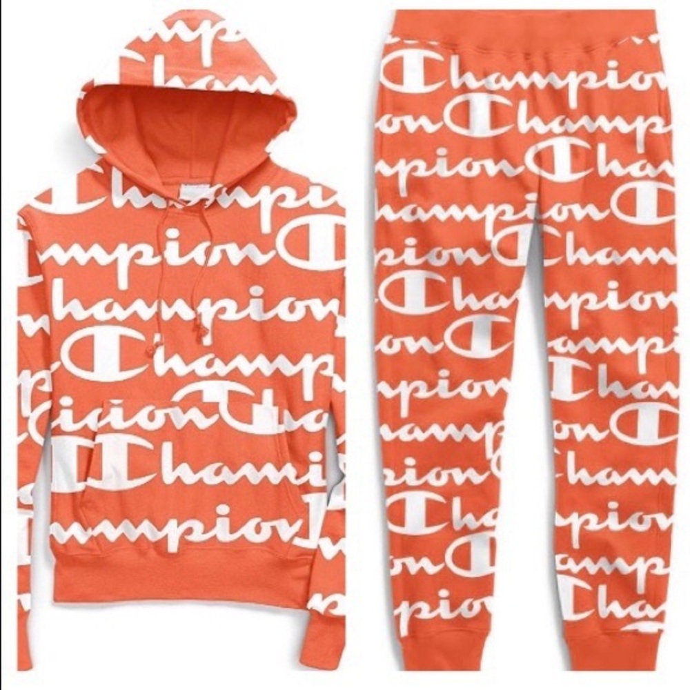 CHAMPION Giant Reverse Script Logo Hoodie & Jogger